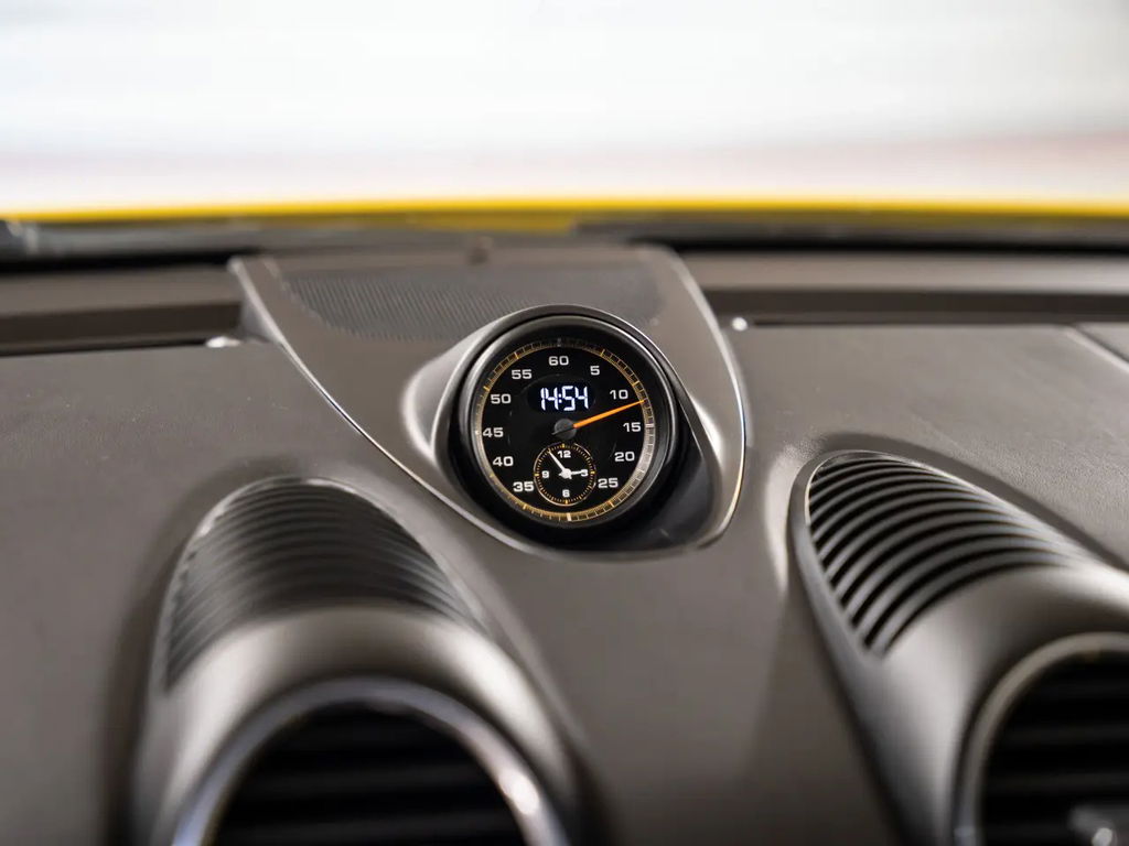 Porsche 718 Cayman GT4