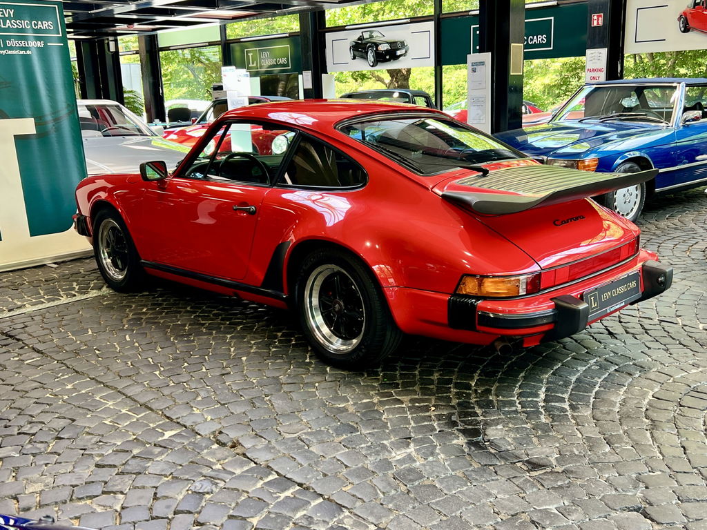 Porsche 911 Carrera 3.2