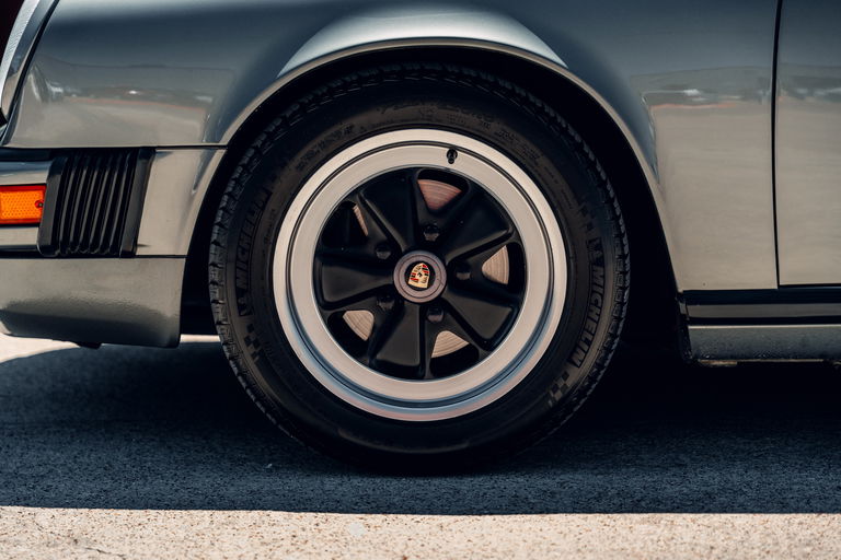 Porsche 911 Carrera 3.2 (US)