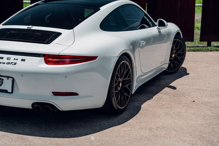 Porsche 991 Carrera GTS