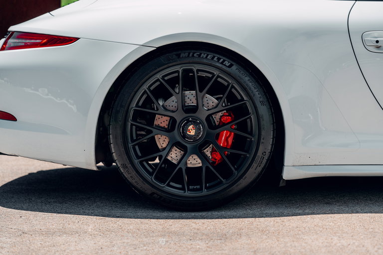 Porsche 991 Carrera GTS