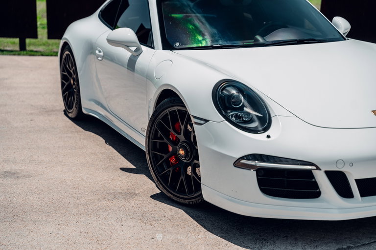 Porsche 991 Carrera GTS