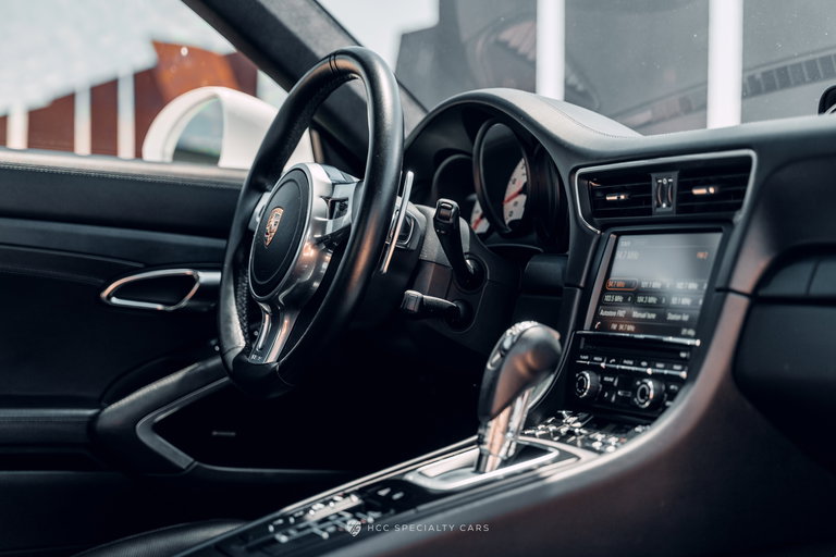 Porsche 991 Carrera GTS