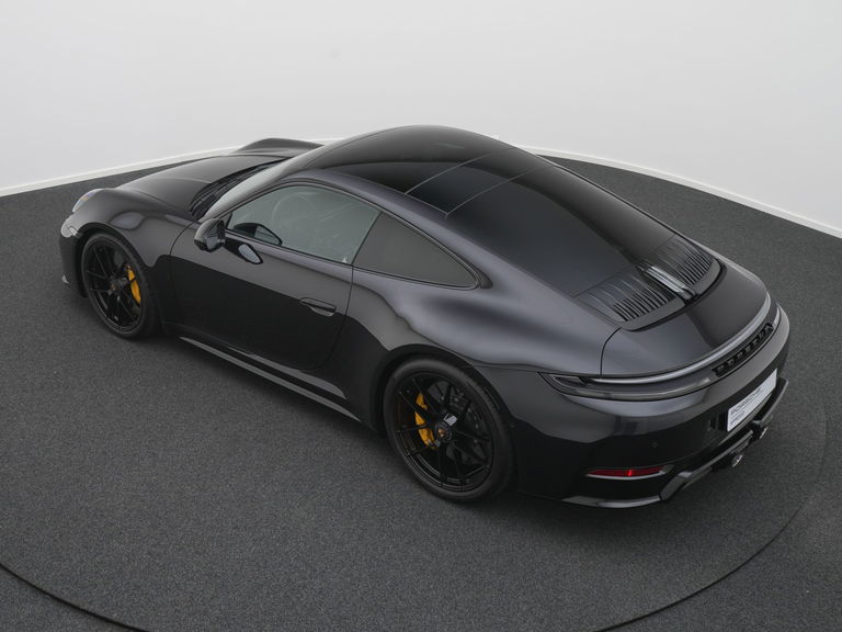 Porsche 992.2 Carrera GTS