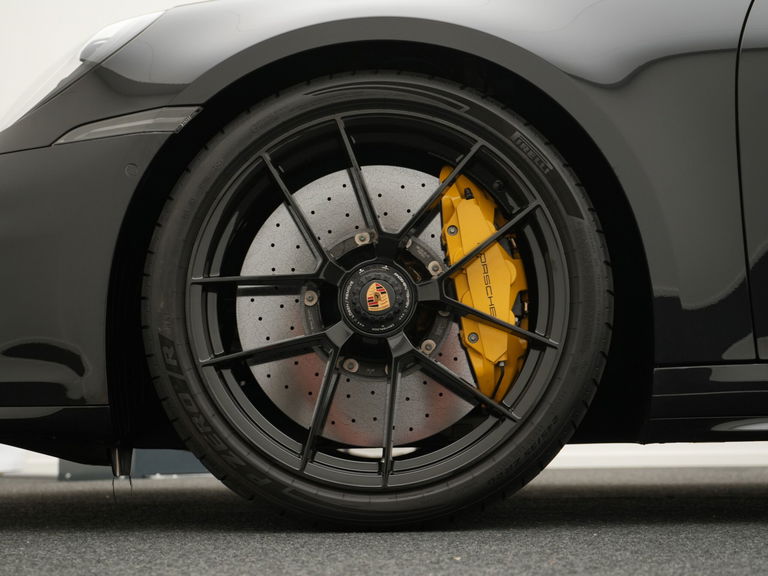 Porsche 992.2 Carrera GTS