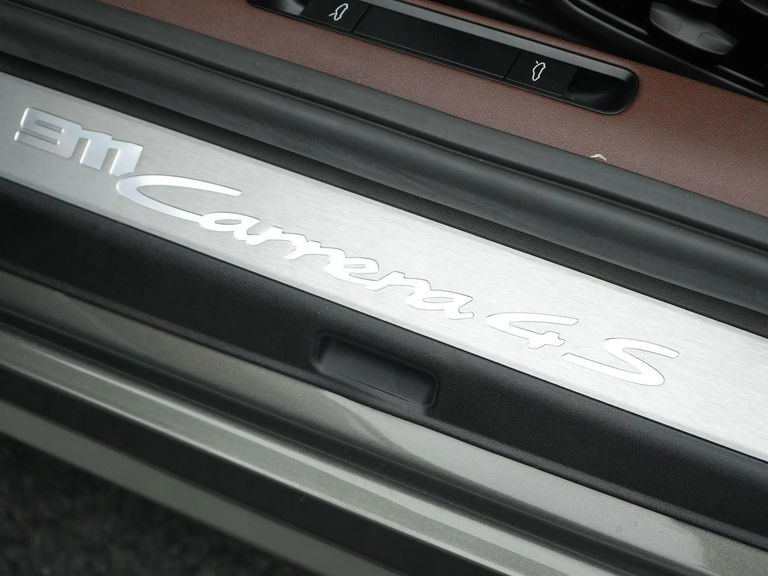 Porsche 992 Carrera 4S