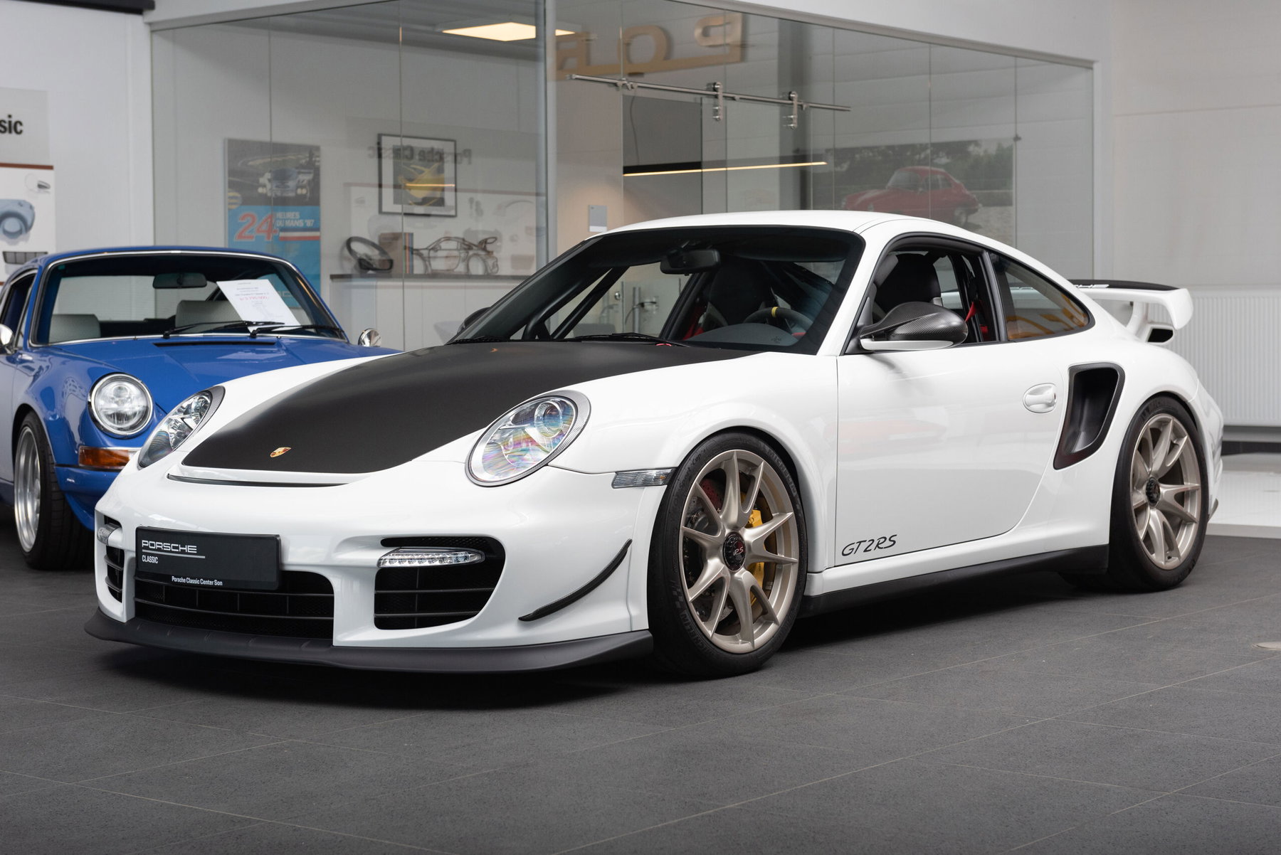 Porsche 997.2 GT2 RS 2011 - elferspot.com - Marketplace for