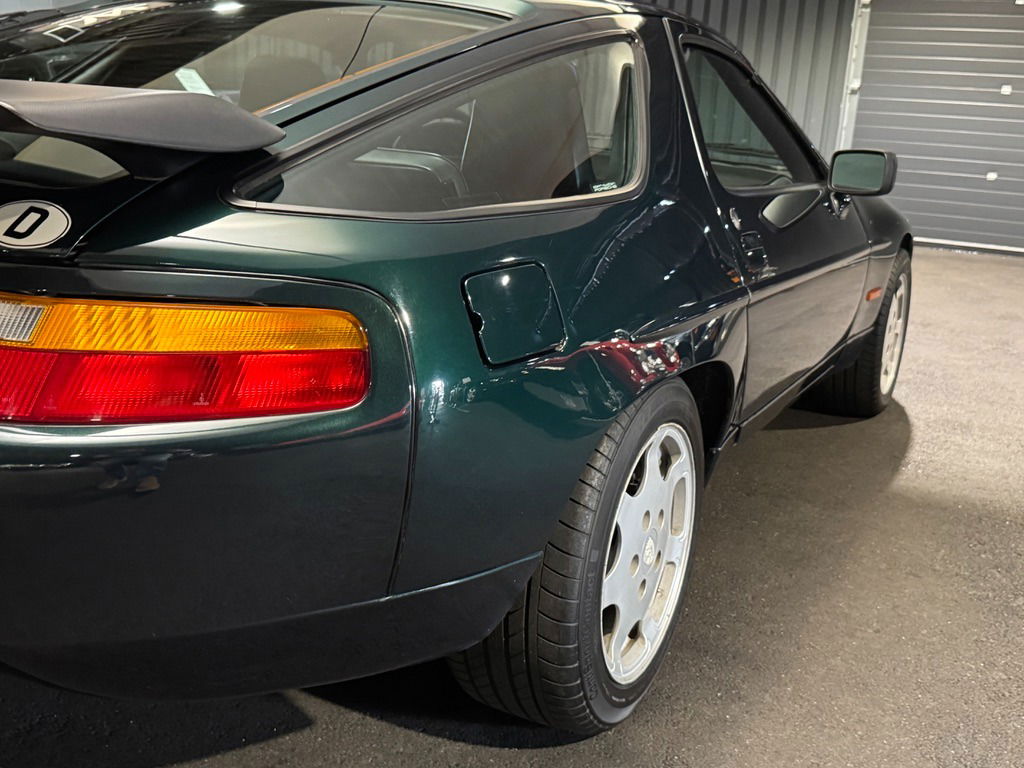 Porsche 928 GT