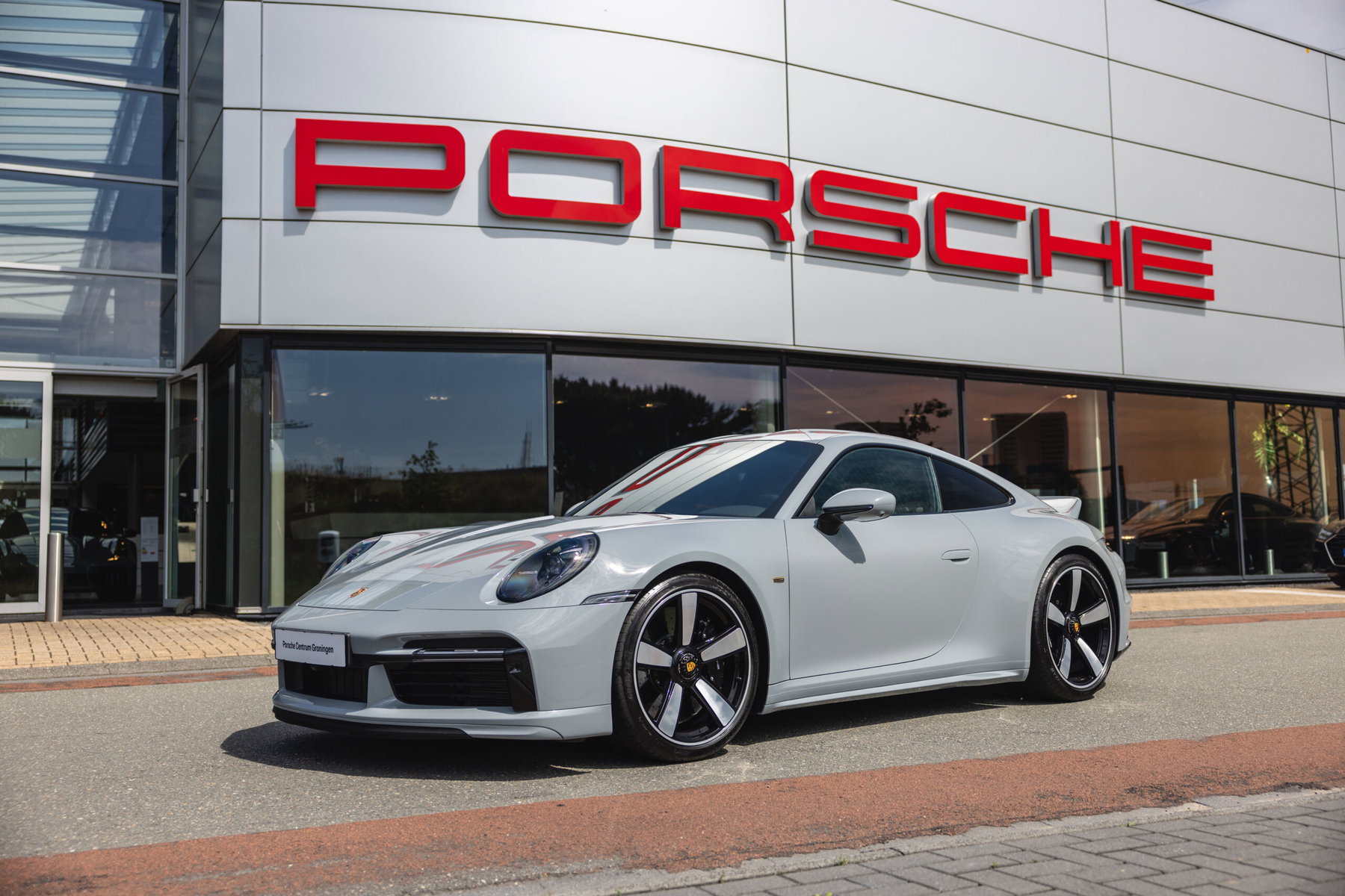 Porsche 992 Sport Classic 2022 - elferspot.com - Marketplace for
