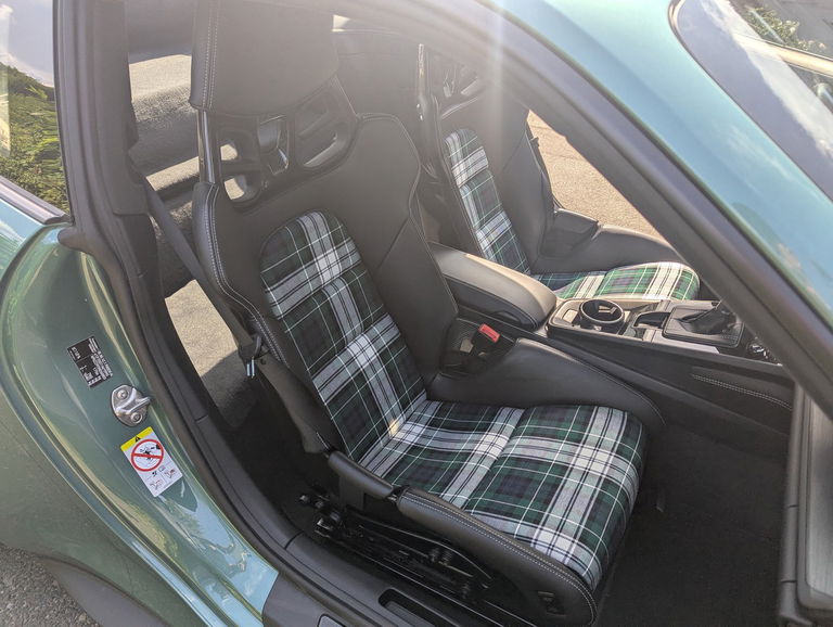 Porsche 992 GT3 Touring