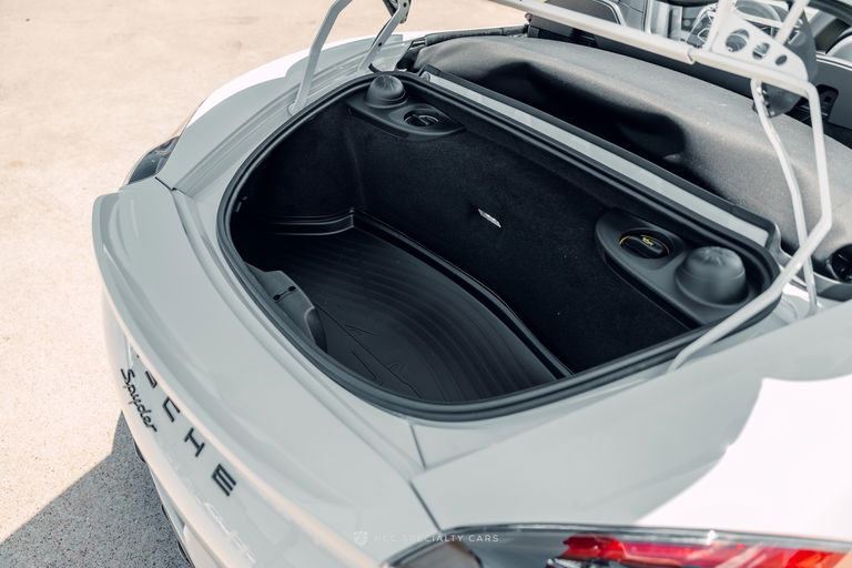 Porsche 981 Boxster Spyder