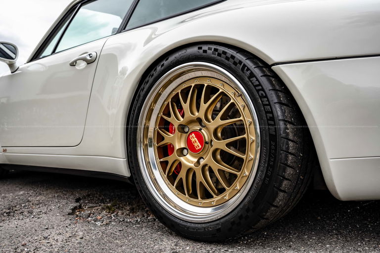 Porsche 993 Carrera 4