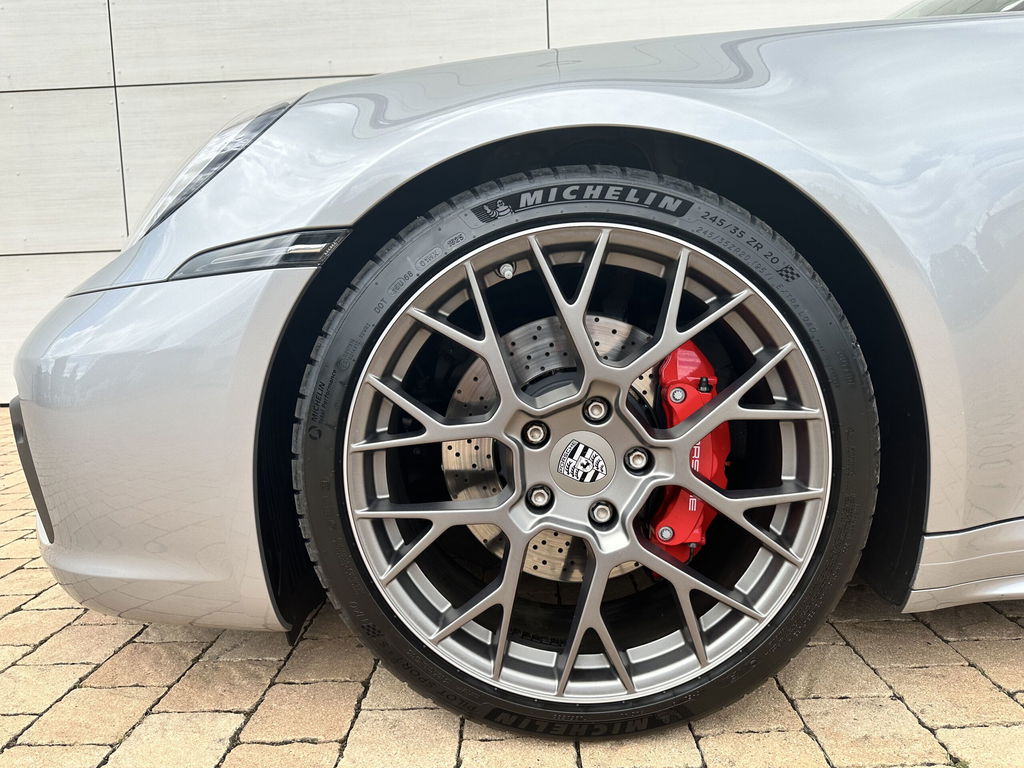 Porsche 992 Carrera 4S