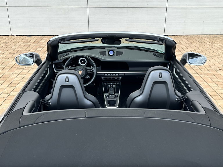 Porsche 992 Carrera 4S