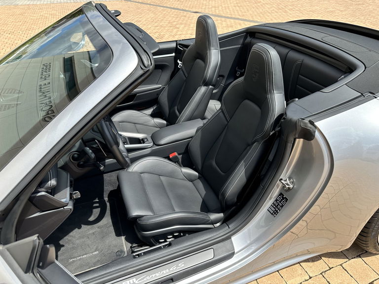 Porsche 992 Carrera 4S