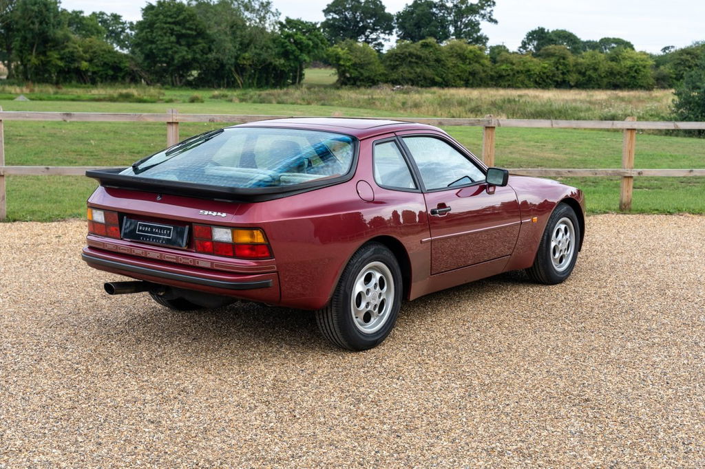 Porsche 944 Coupé