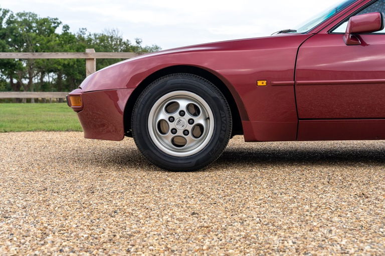 Porsche 944 Coupé