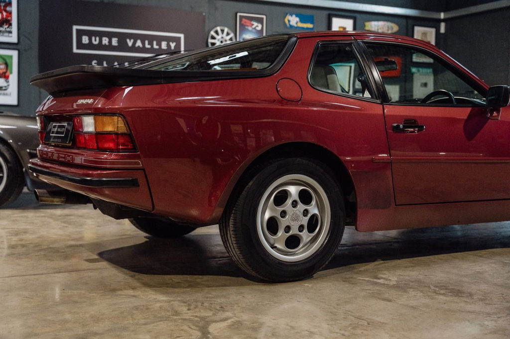 Porsche 944 Coupé