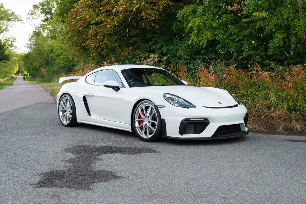 Porsche 718 Cayman GT4