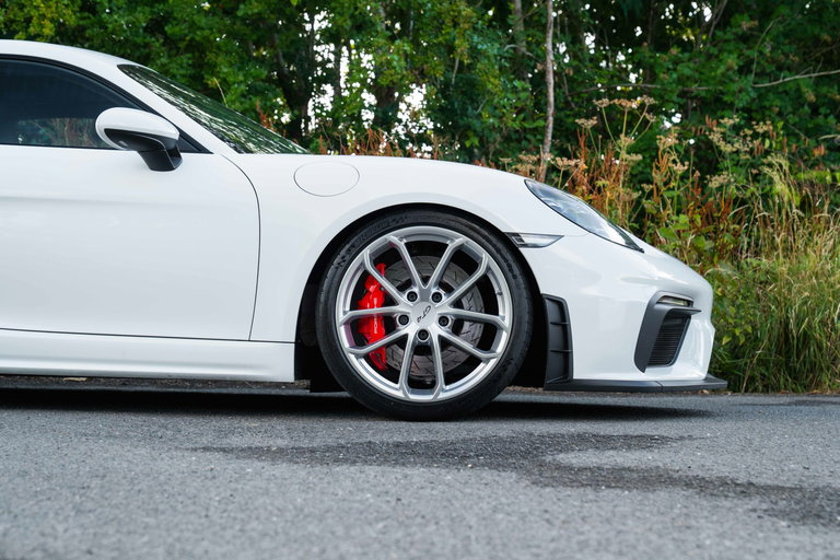 Porsche 718 Cayman GT4