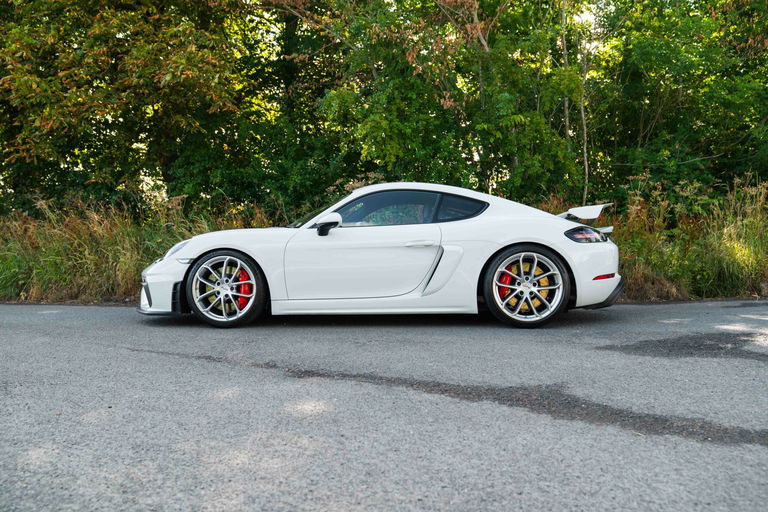 Porsche 718 Cayman GT4