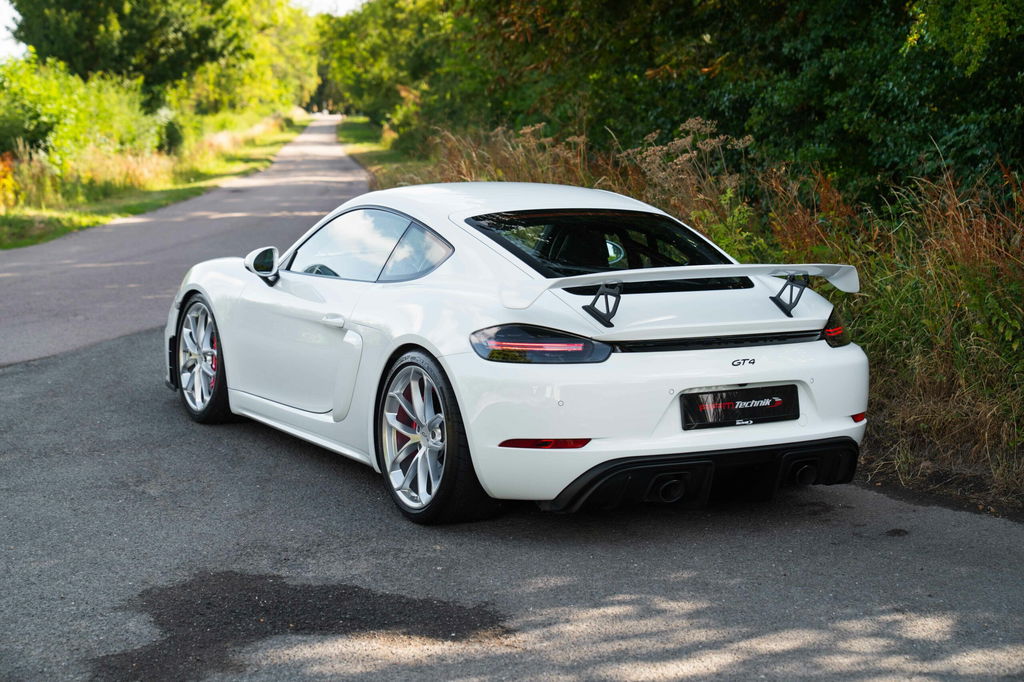 Porsche 718 Cayman GT4