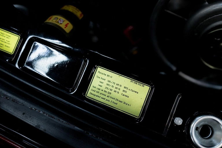 Porsche 911 Carrera 2.7