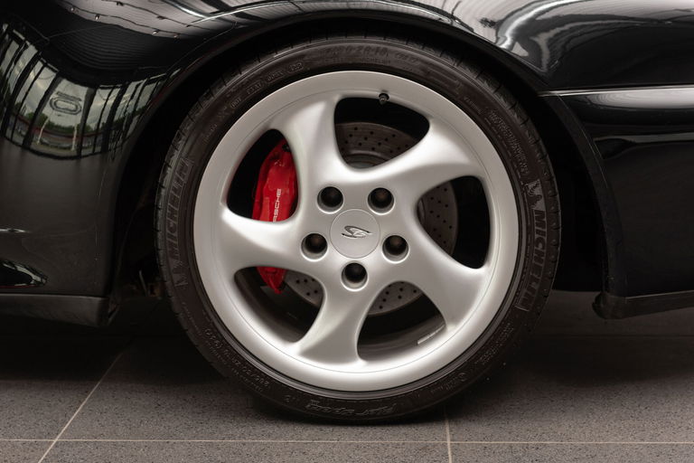 Porsche 993 Carrera 4S