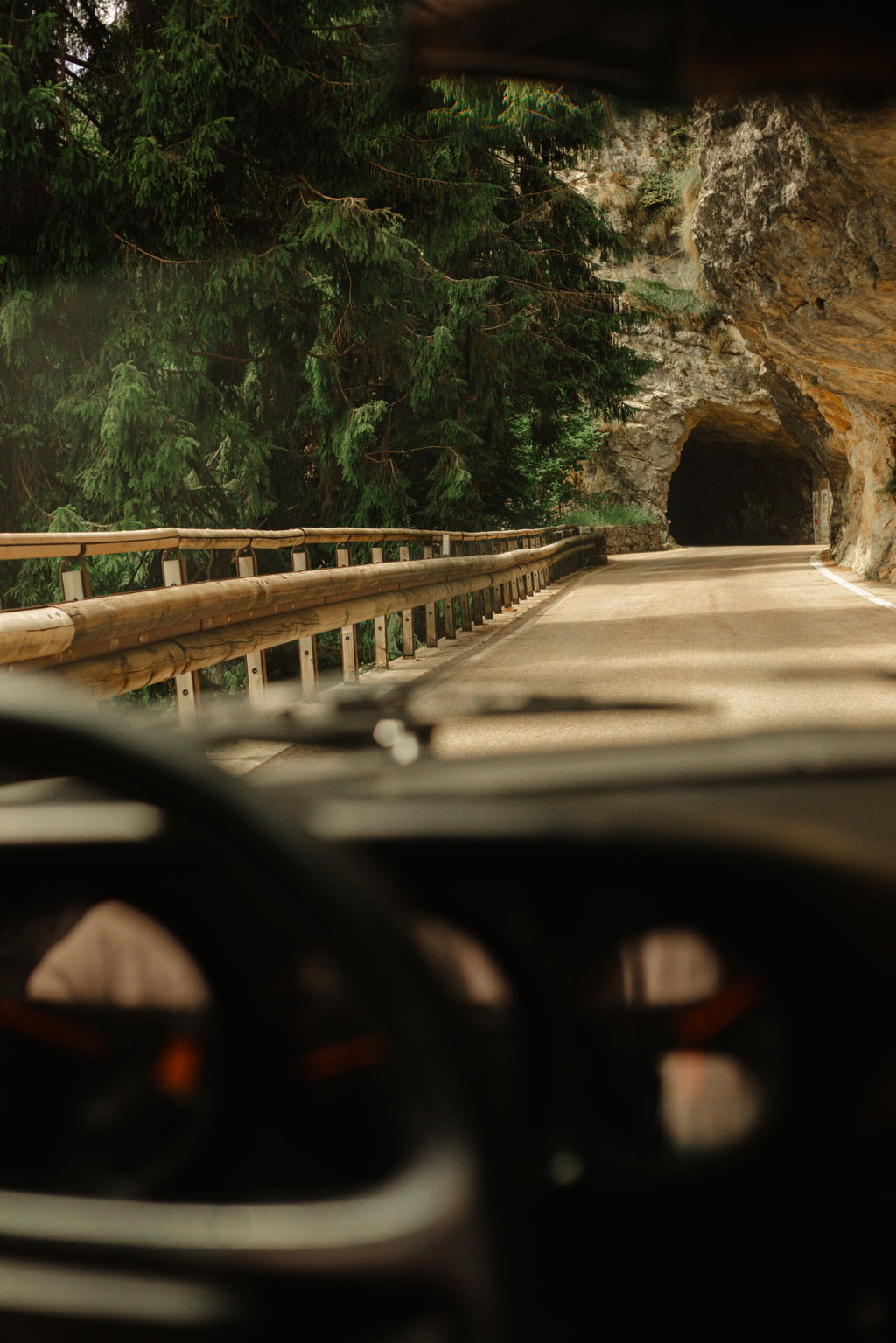“Just drive” – Paula & Ken on their 911 Carrera 3.2 Euro-roadtrip