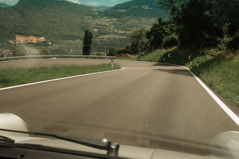 “Just drive” – Paula & Ken on their 911 Carrera 3.2 Euro-roadtrip