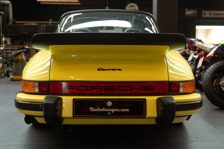 Porsche 911 Carrera 2.7