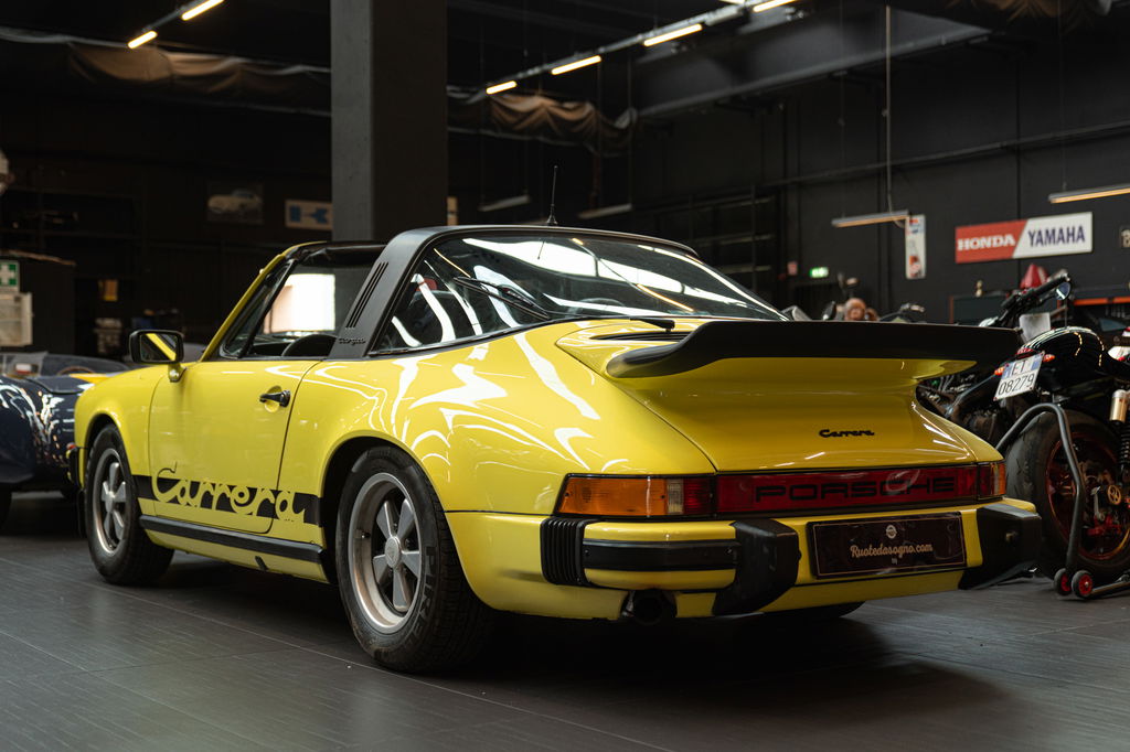 Porsche 911 Carrera 2.7