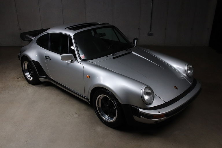 Porsche 911 Turbo 3.3