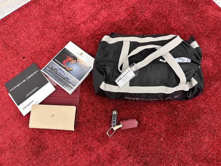 Porsche 992 Heritage Design Edition