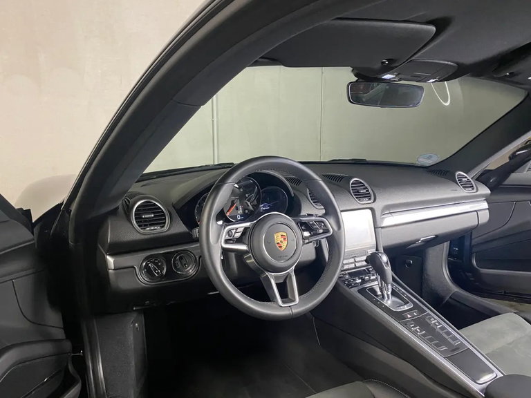 Porsche 718 Cayman