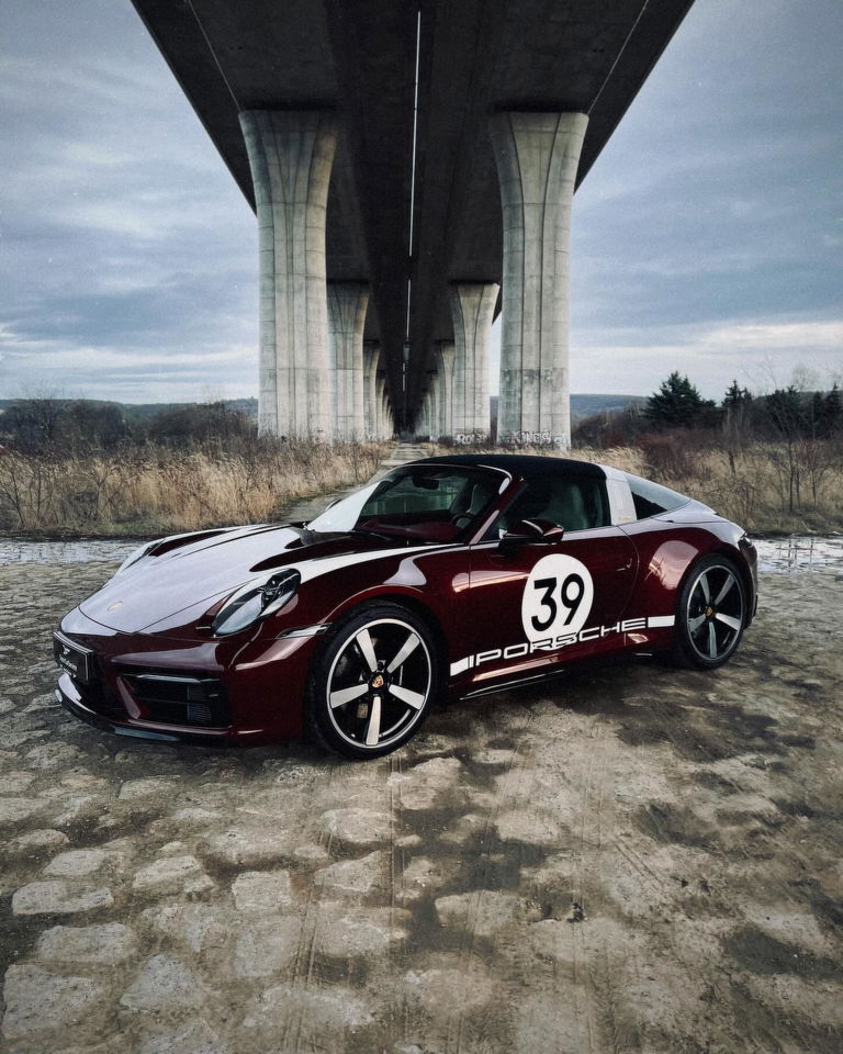 Porsche 992 Heritage Design Edition