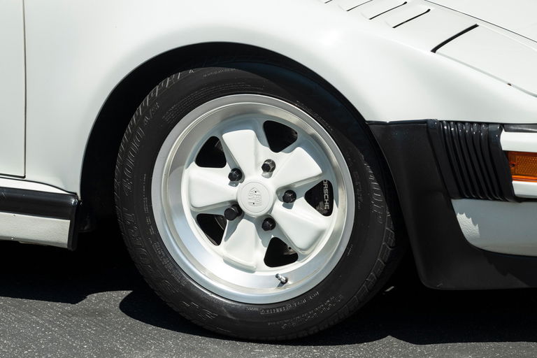 Porsche 911 Turbo 3.3 (US)