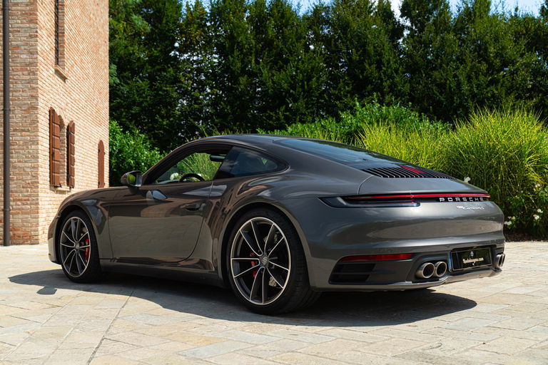 Porsche 992 Carrera 4S