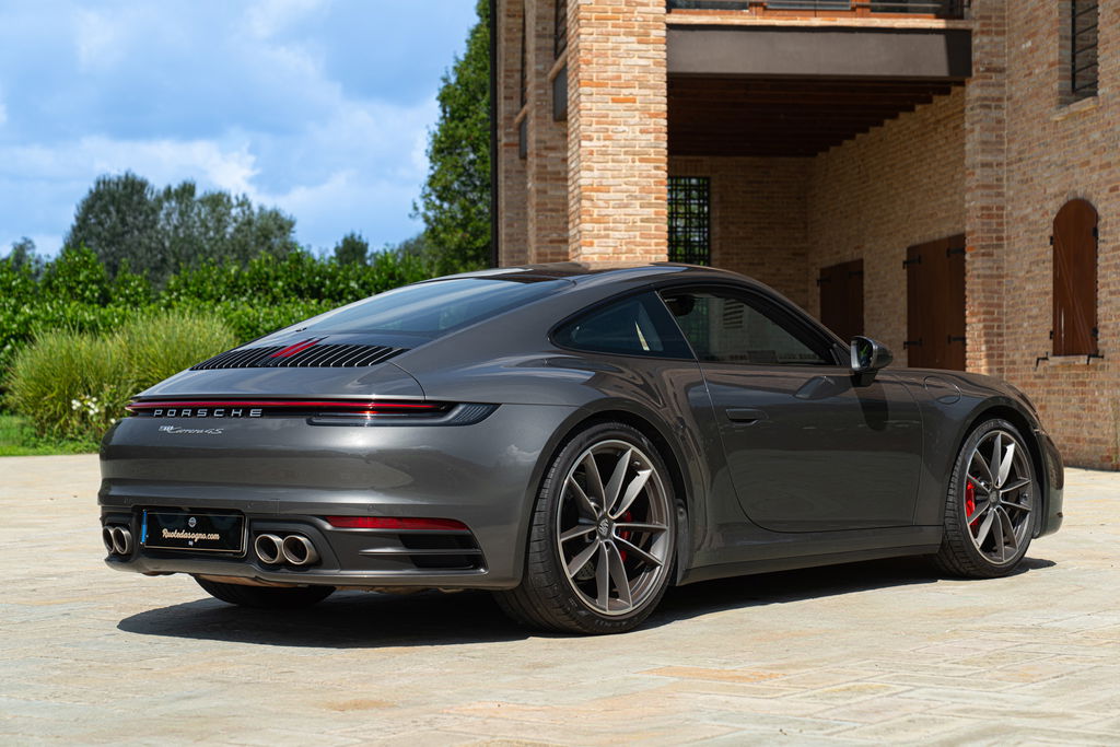 Porsche 992 Carrera 4S