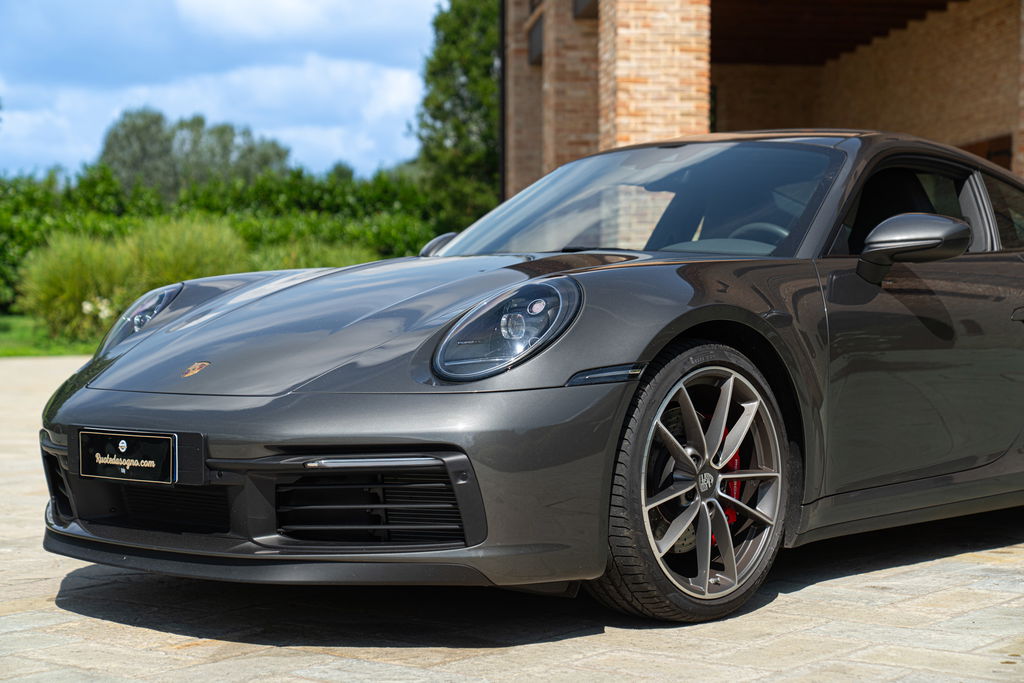 Porsche 992 Carrera 4S