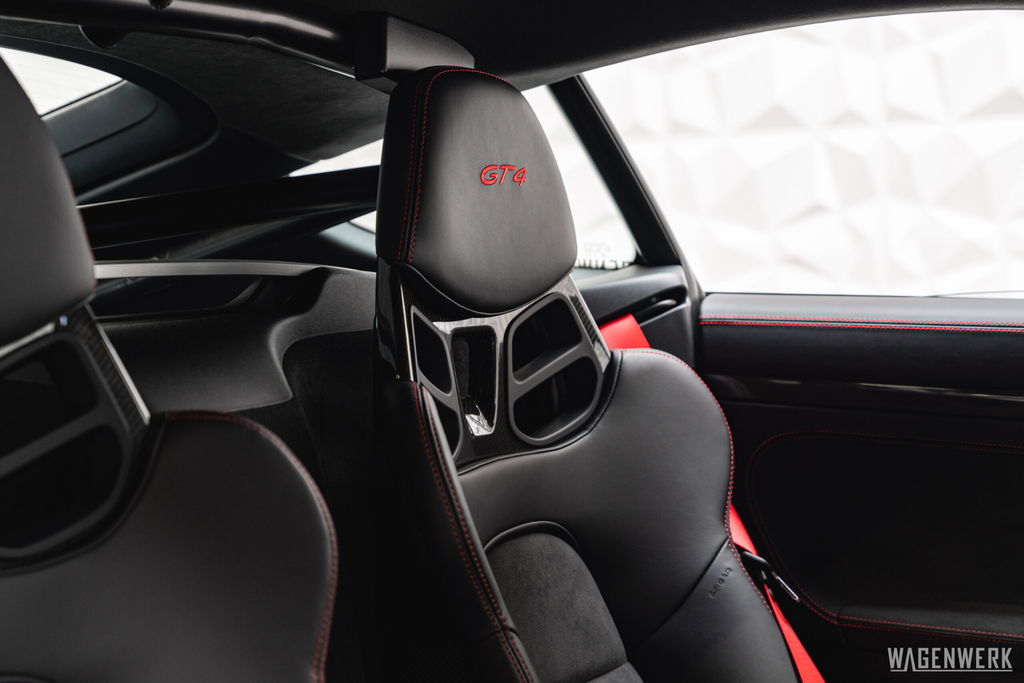 Porsche 718 Cayman GT4