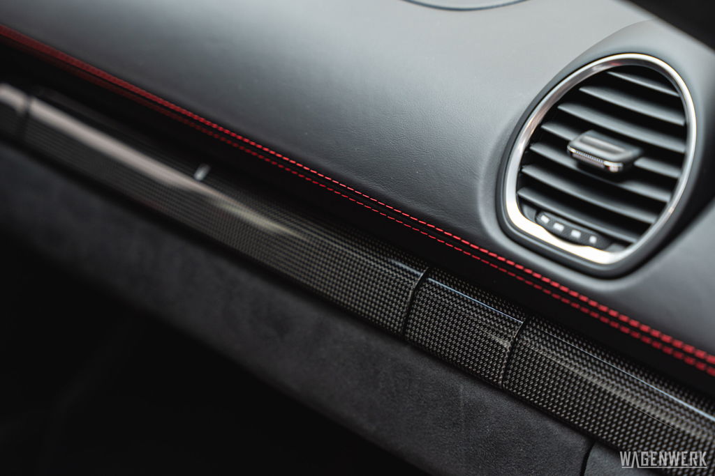 Porsche 718 Cayman GT4