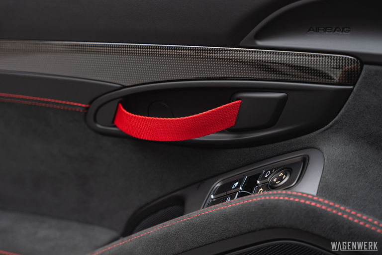 Porsche 718 Cayman GT4