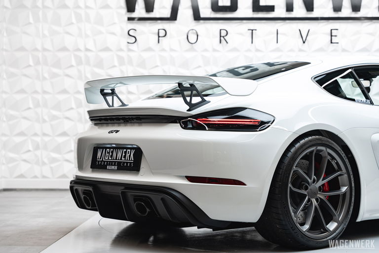 Porsche 718 Cayman GT4