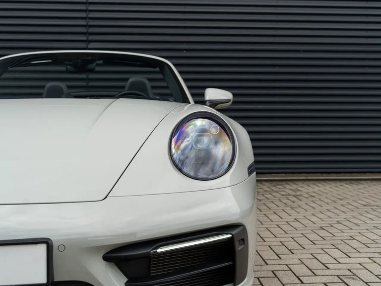 Porsche 992 Carrera 4 GTS