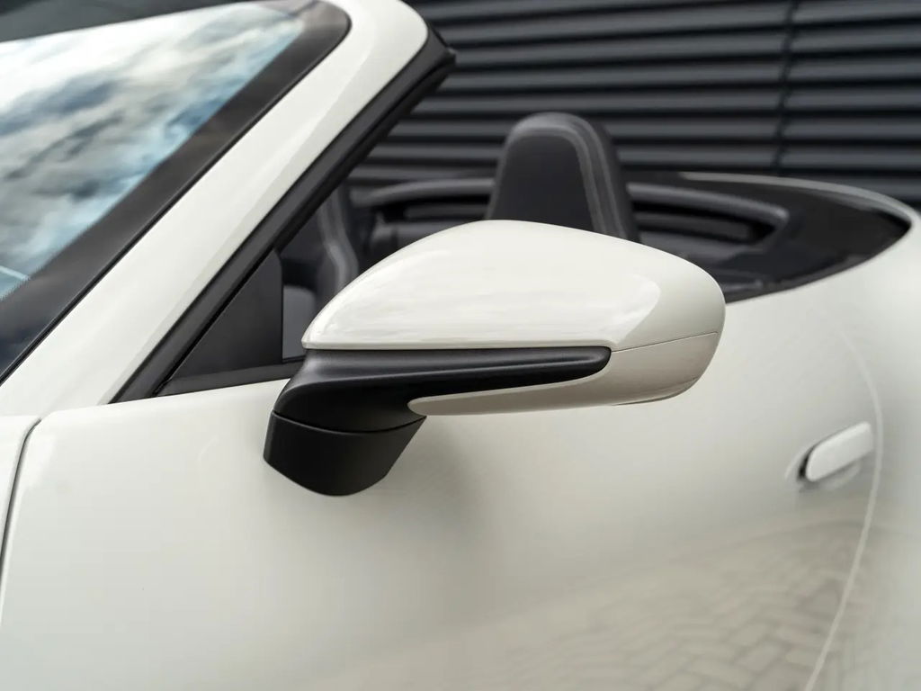 Porsche 992 Carrera 4 GTS