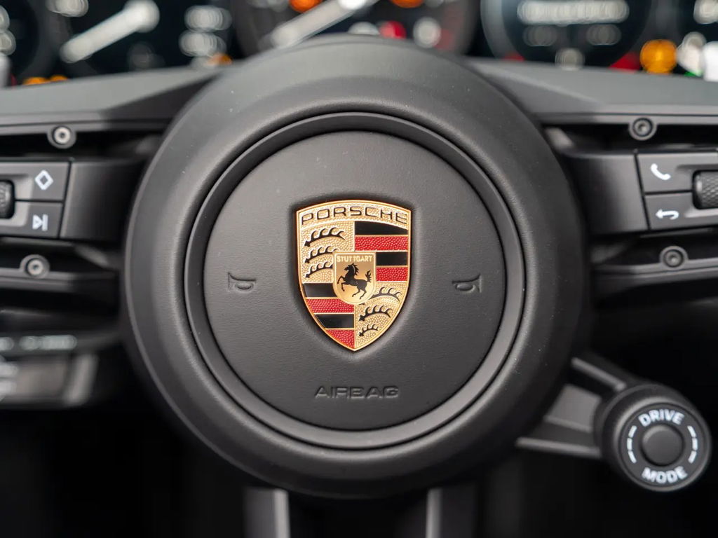 Porsche 992 Carrera 4 GTS