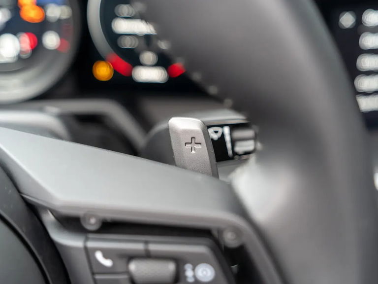 Porsche 992 Carrera 4 GTS