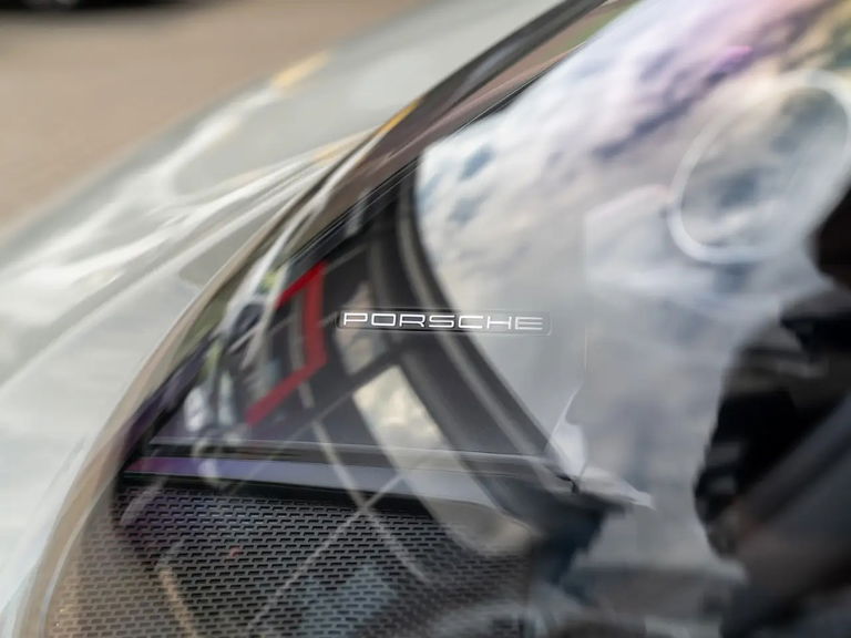 Porsche 992 Carrera 4 GTS