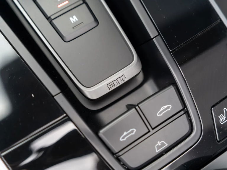 Porsche 992 Carrera 4 GTS